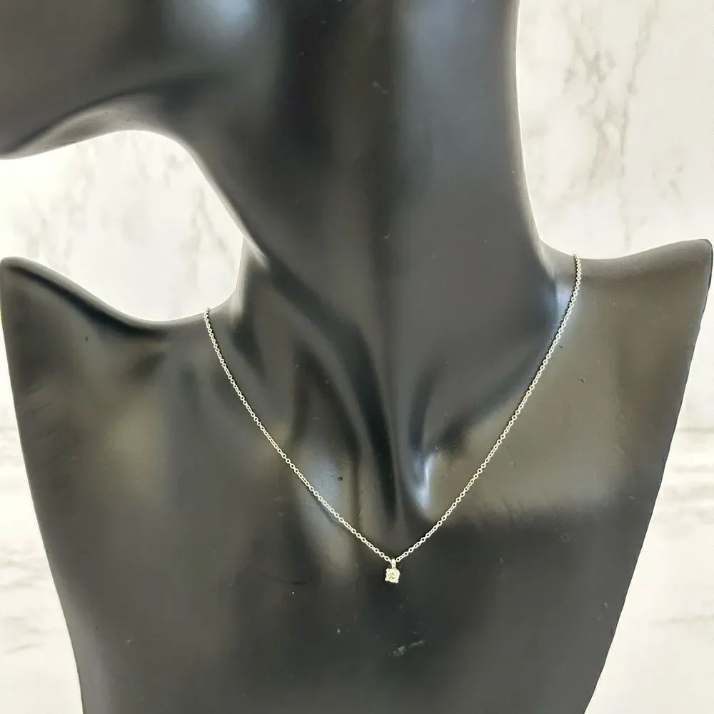 Tiffany and Co. Pendant Necklace Solitaire Diamond Platinum